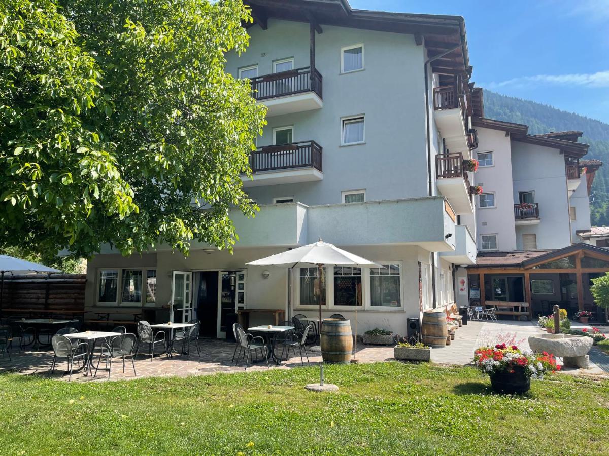 Hotel Santoni Ossana Exteriör bild